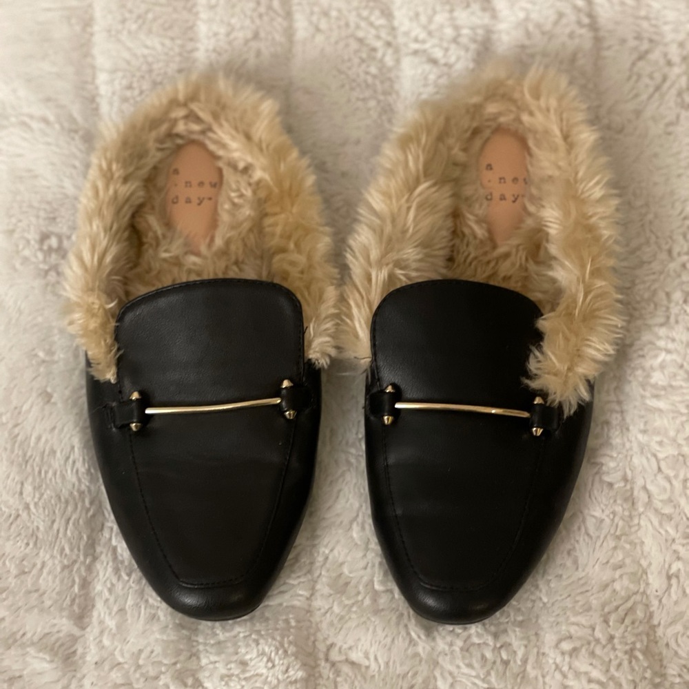 A NEW DAY WOMENS FUR LINED MULES size 7